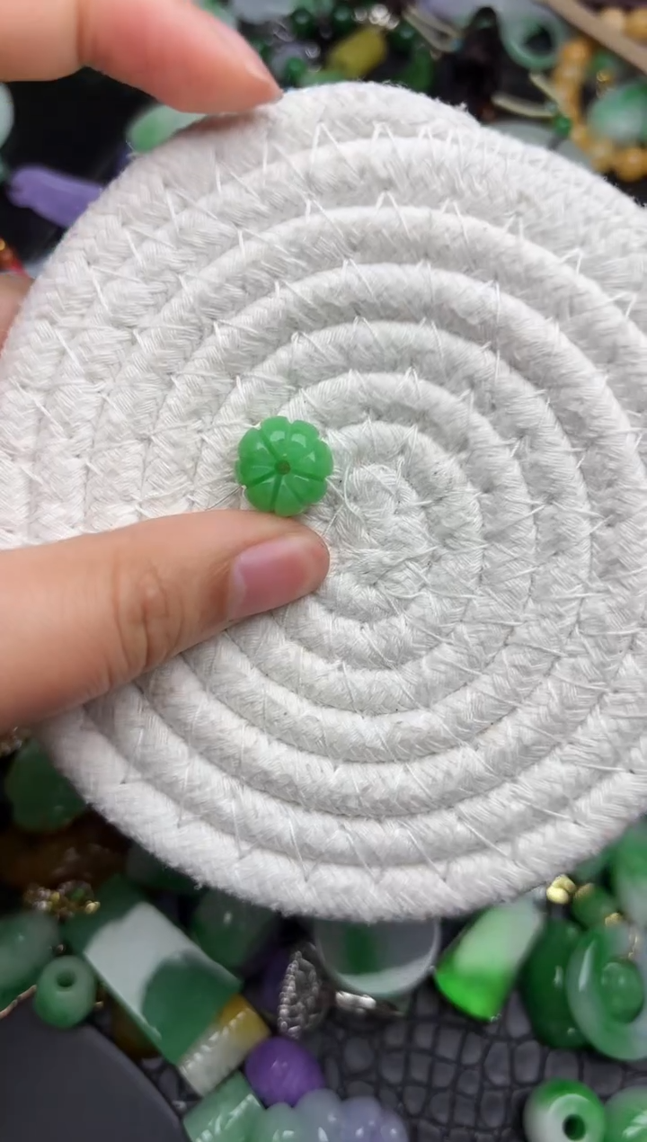 颈饰未镶嵌翡翠缅甸翡翠吊坠