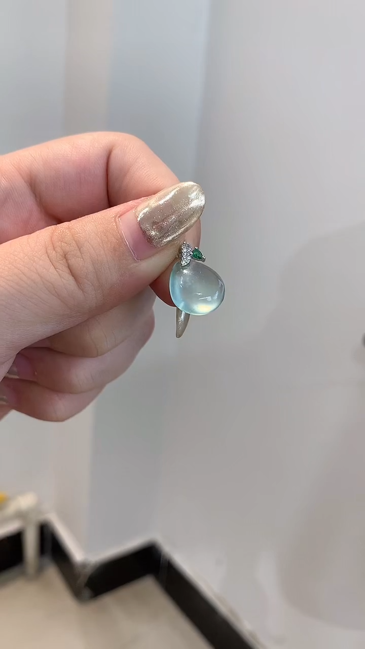 未镶嵌蛇纹石玉颈饰水滴不带链子
