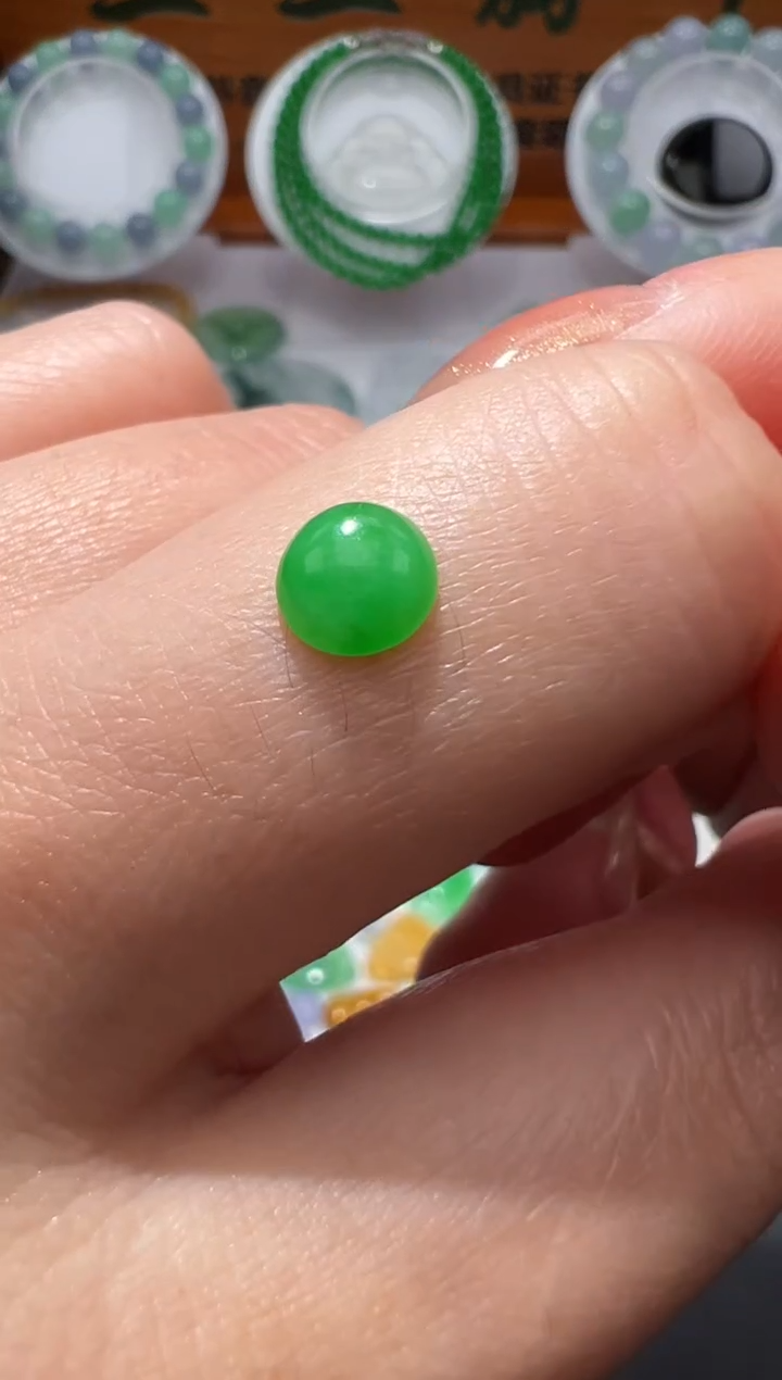 【闪购商品】定制翡翠未镶嵌6.0*2.8蛋面