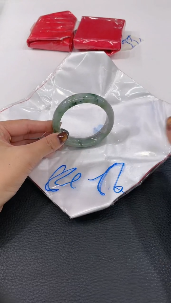 【闪购商品】翡翠手镯未镶嵌手镯