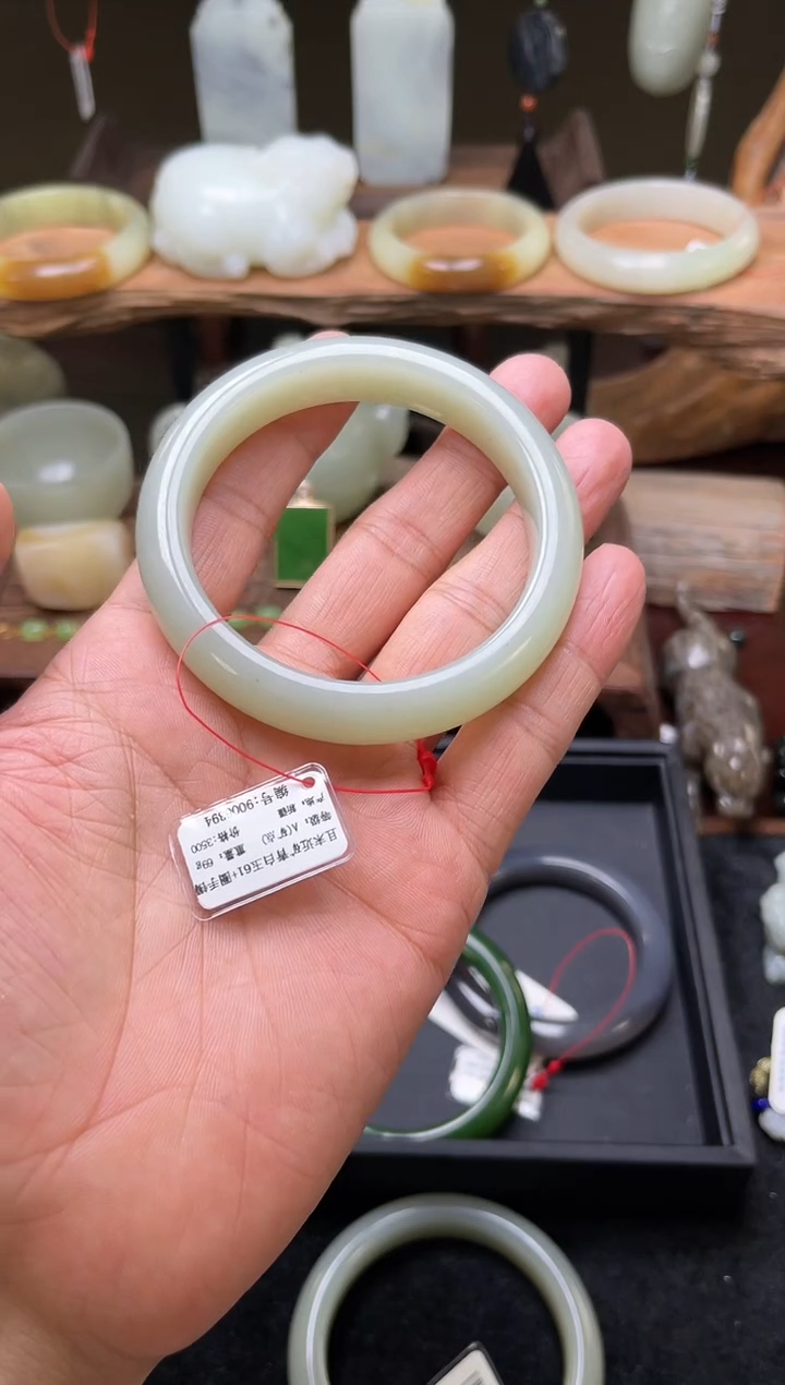【闪购商品】和田玉手镯未镶嵌且末青白 61圈 9006394
