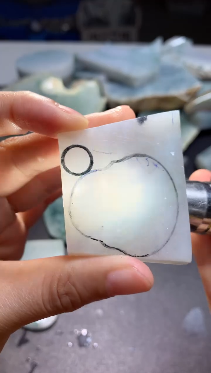 【闪购商品】翡翠颈饰未镶嵌料子