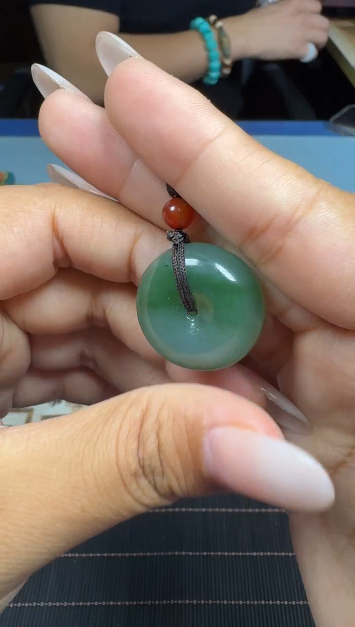 和田玉未镶嵌颈饰1