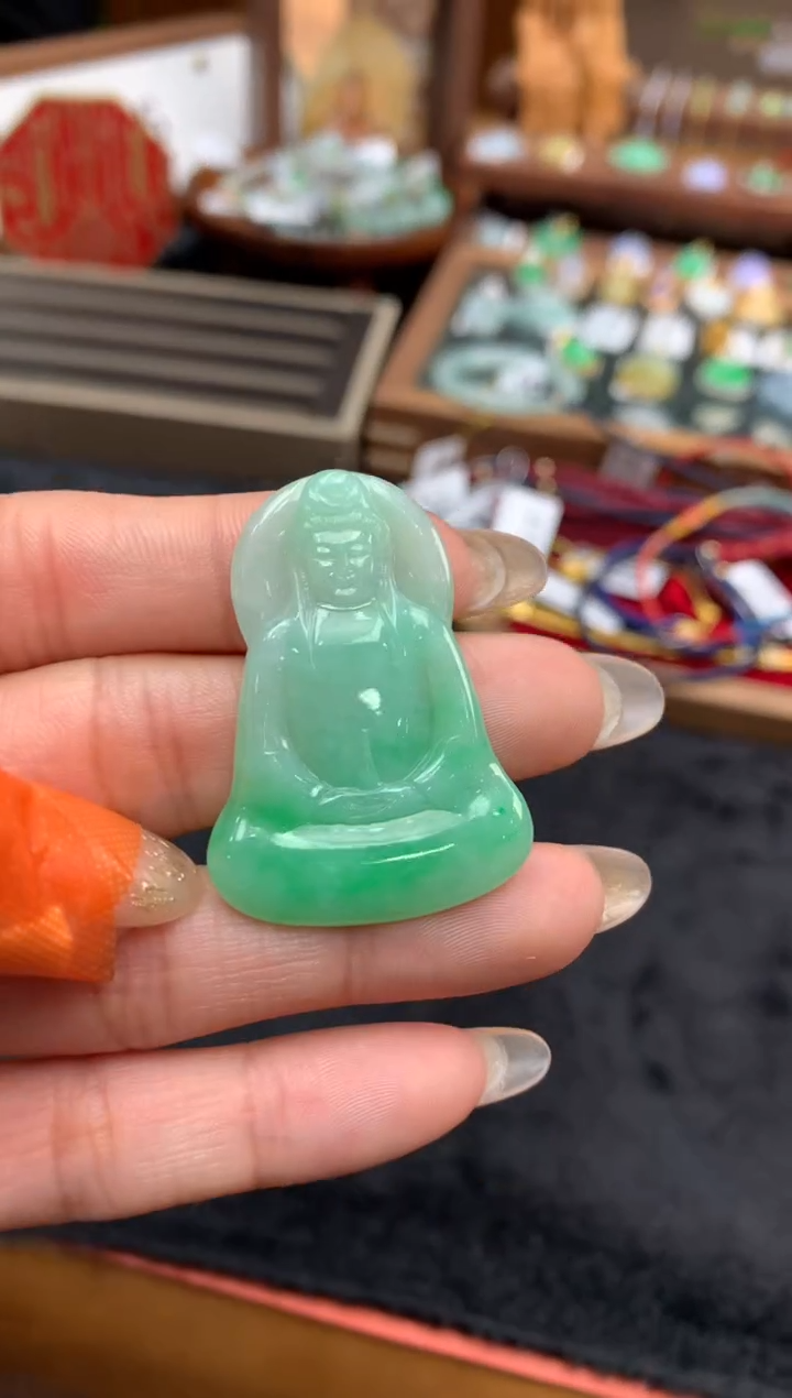 【闪购商品】翡翠颈饰未镶嵌观音