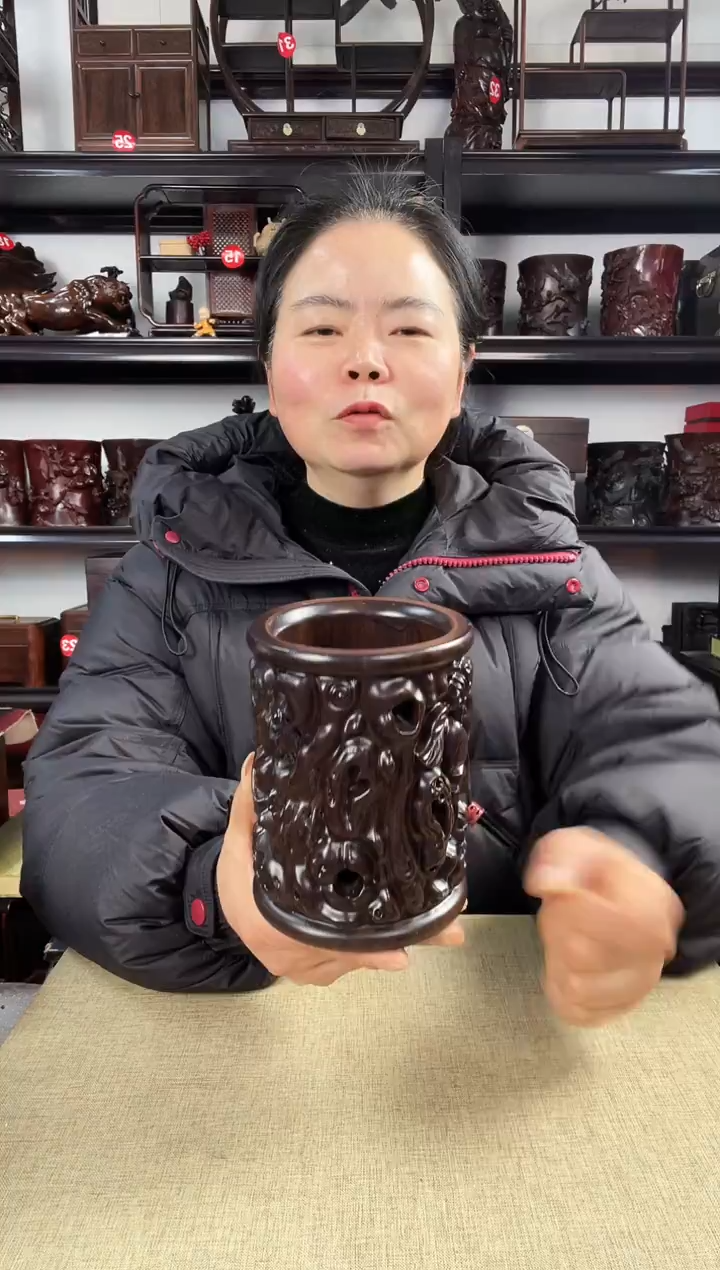 木寿桃笔筒老李红木工艺品