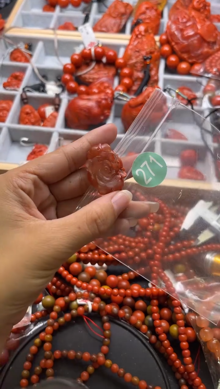 南红玛瑙未镶嵌珠宝奇石271