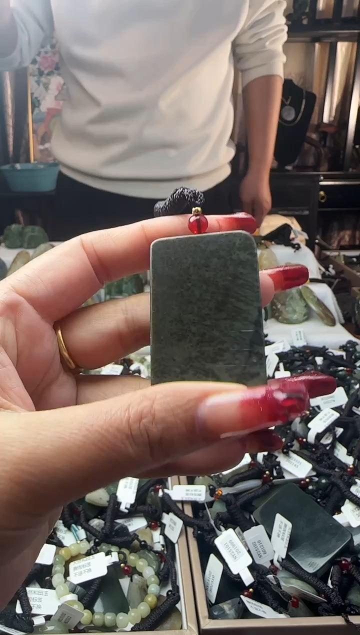 颈饰未镶嵌和田玉0134