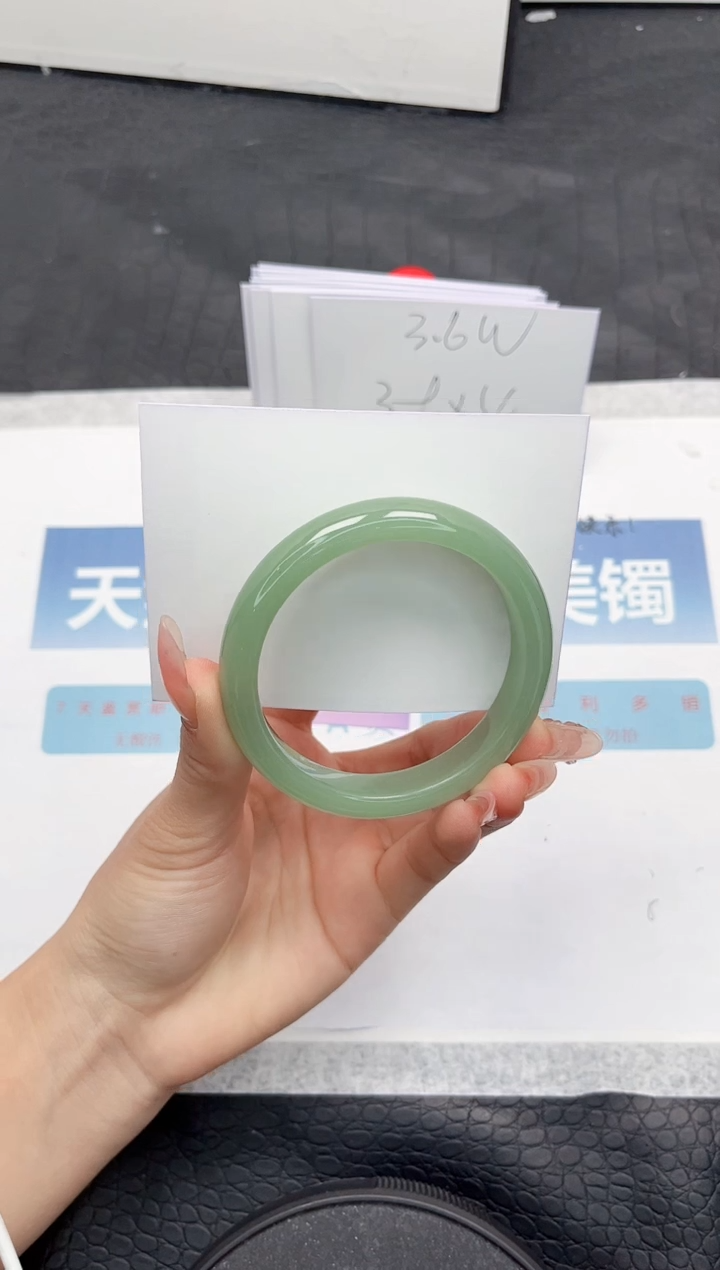 【闪购商品】石英质玉手镯未镶嵌N265-56.2