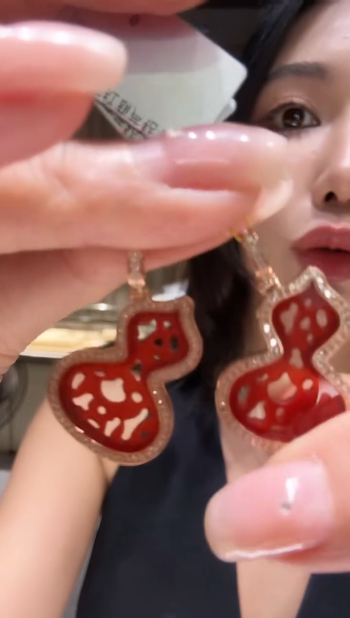 吊坠（不含链）18K金镶嵌钻石AP0113-R 多样性发其一