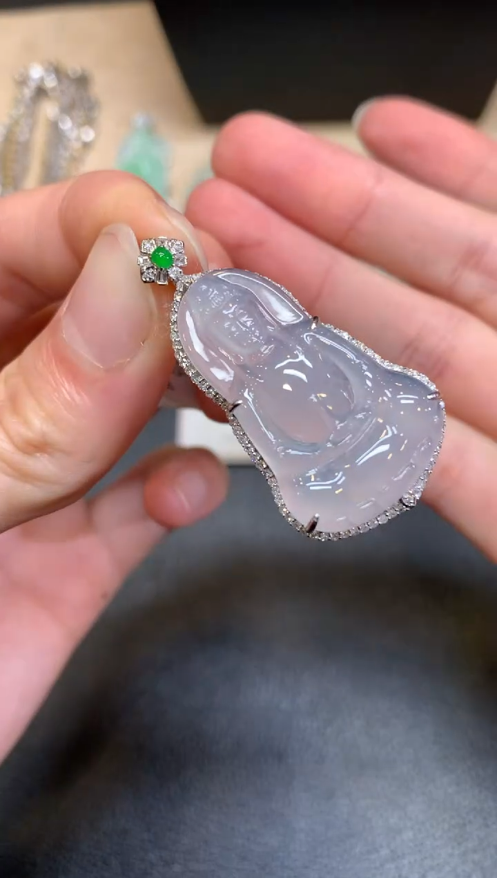 【闪购商品】翡翠颈饰18K金镶嵌观音【无服务费】