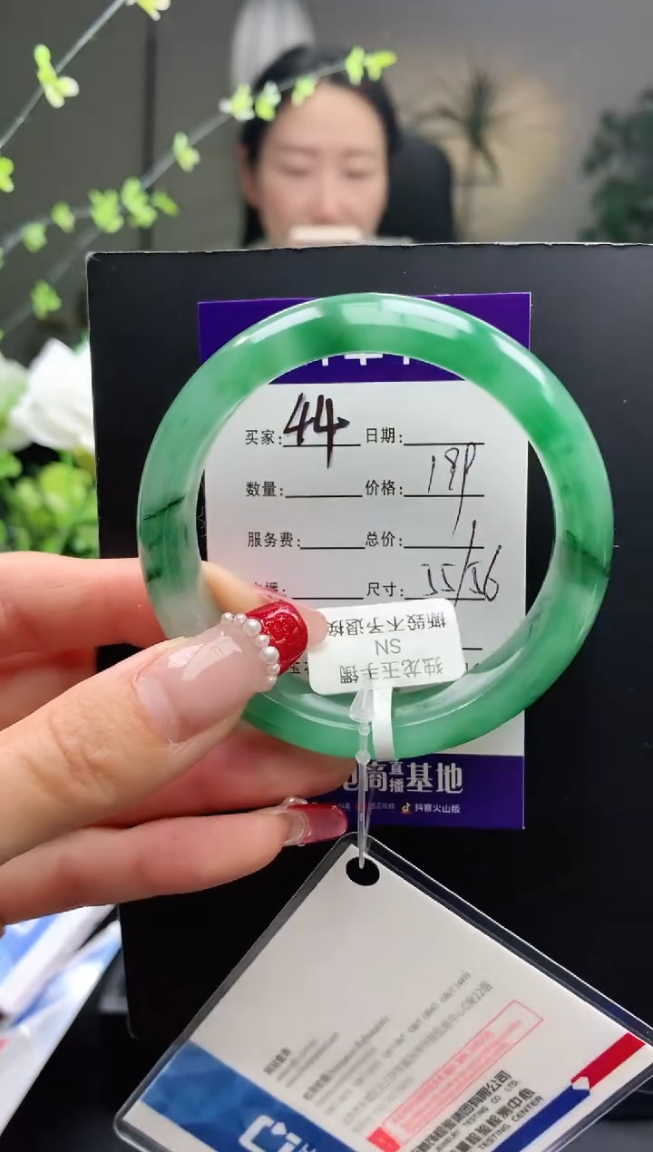 【闪购商品】石英质玉手镯未镶嵌44序号圈口55+