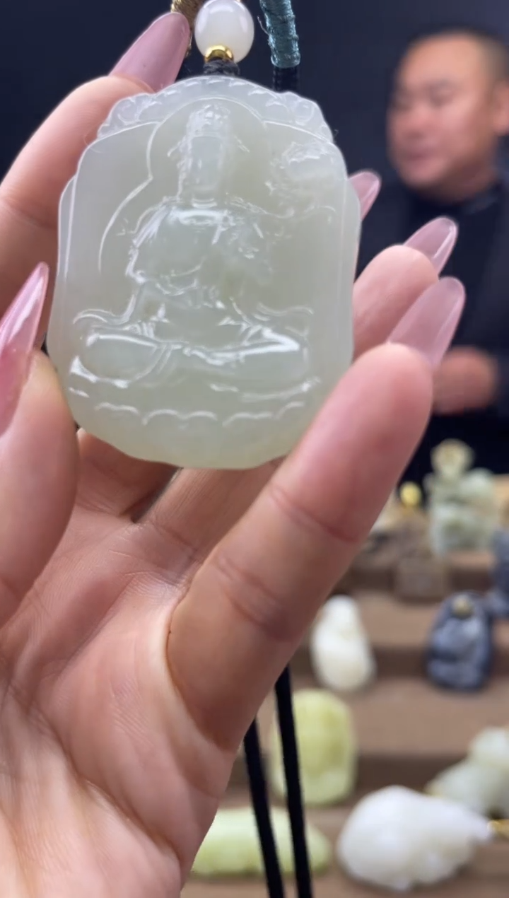 颈饰未镶嵌和田玉1