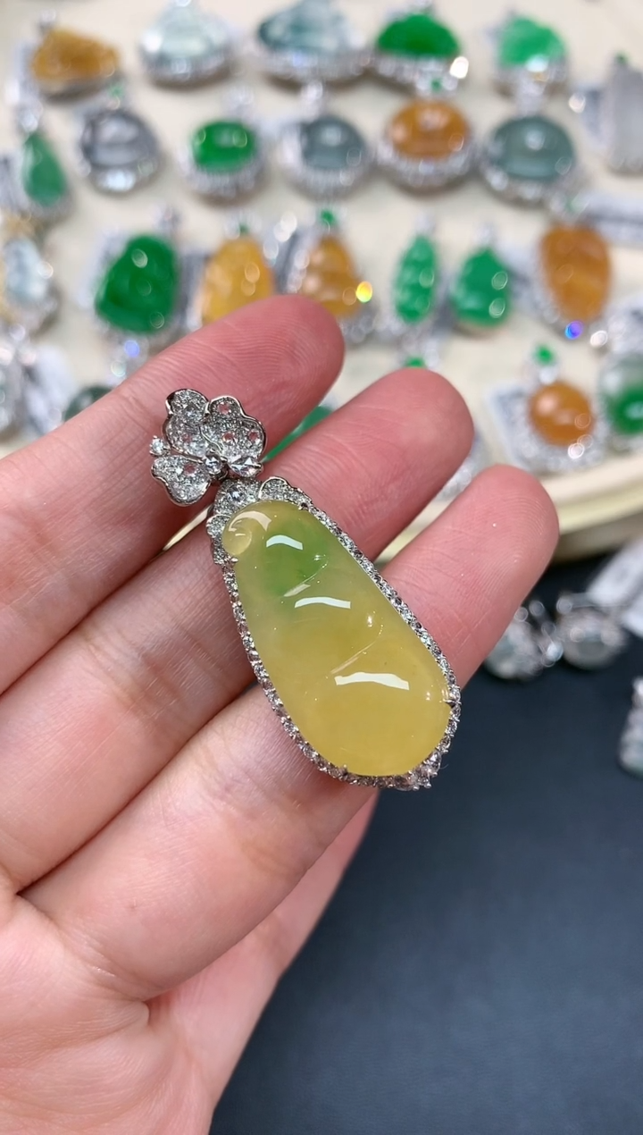 【闪购商品】翡翠吊坠(不含链)18K金镶嵌A06|29800