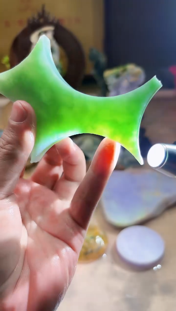 翡翠挂件未镶嵌A货张麦2360