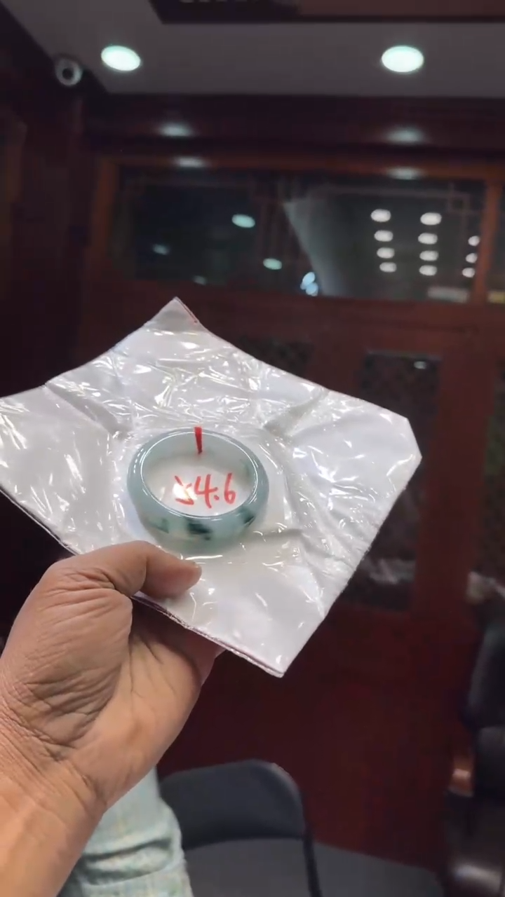 【闪购商品】翡翠手镯未镶嵌手镯