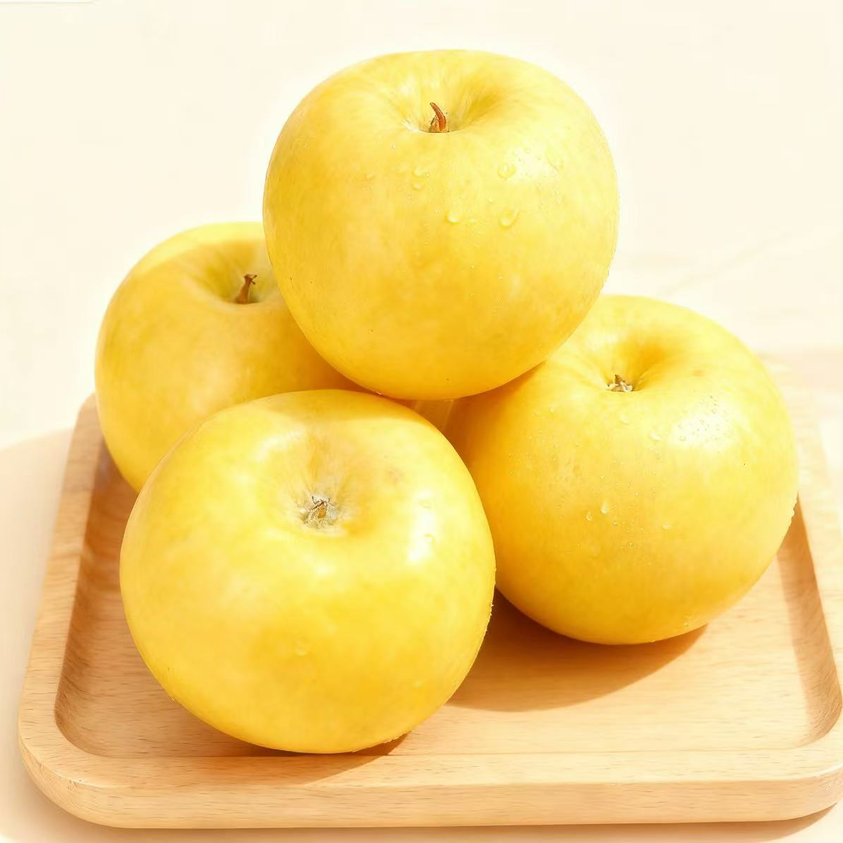 【黄色秦脆】新疆天山黄秦脆苹果 清甜可口汁水丰富