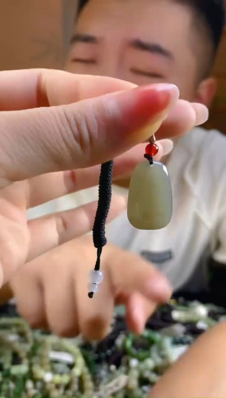 和田玉未镶嵌颈饰多样性发货，拍一发一