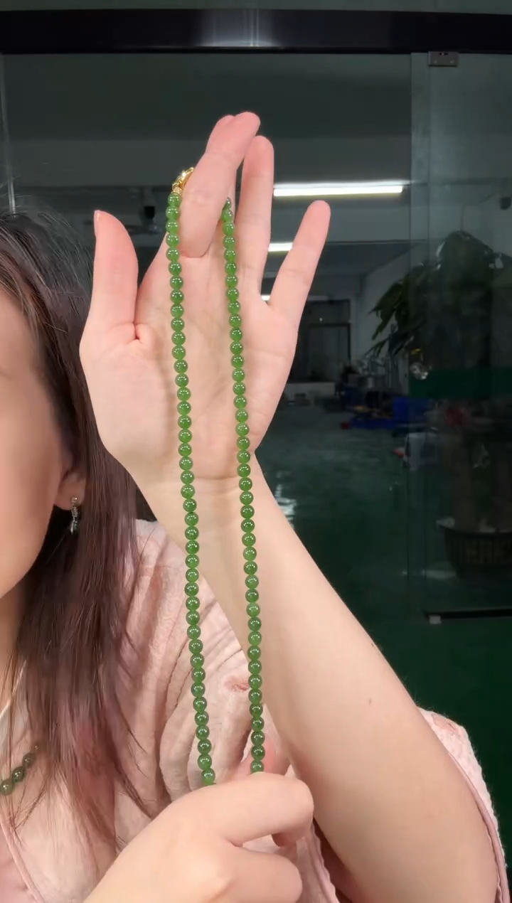 项链未镶嵌和田玉（碧玉）碧玉6mm高阶阳绿色项链