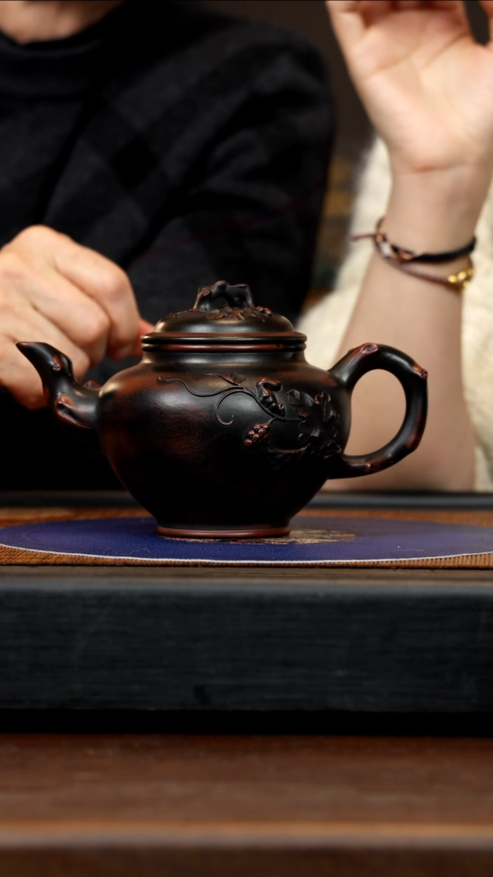 【闪购商品】紫砂茶壶BYM 红木烧 葡萄报春