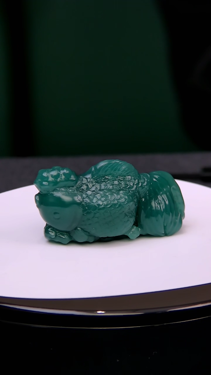【闪购商品】青田石缅甸雅安新绿锦鲤手把件