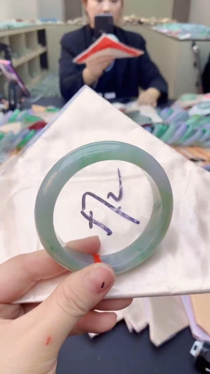 【闪购商品】翡翠手镯未镶嵌0414642618