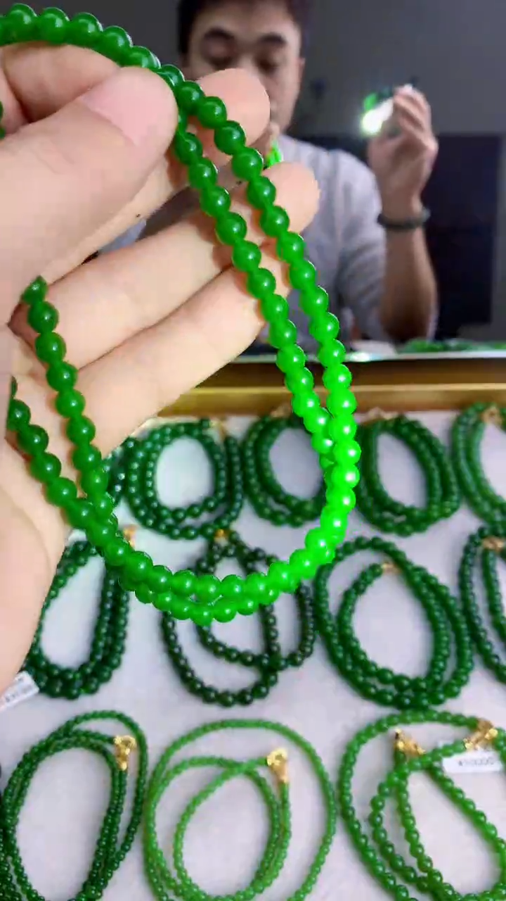 项链未镶嵌和田玉卡6无黑阳绿色