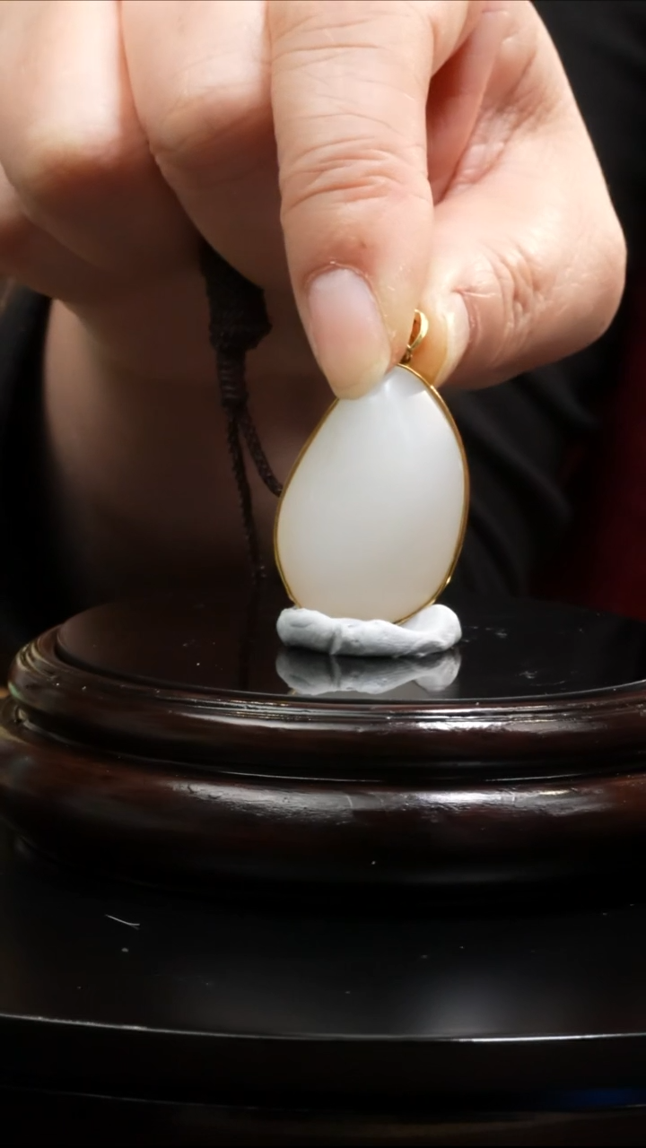 【闪购商品】和田玉吊坠(不含链)18K金镶嵌和田玉原石