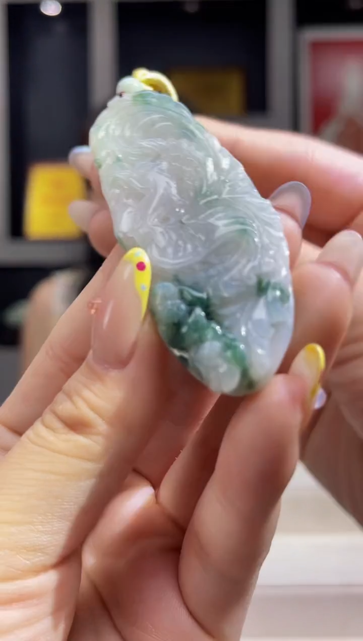 翡翠未镶嵌颈饰MFC081360