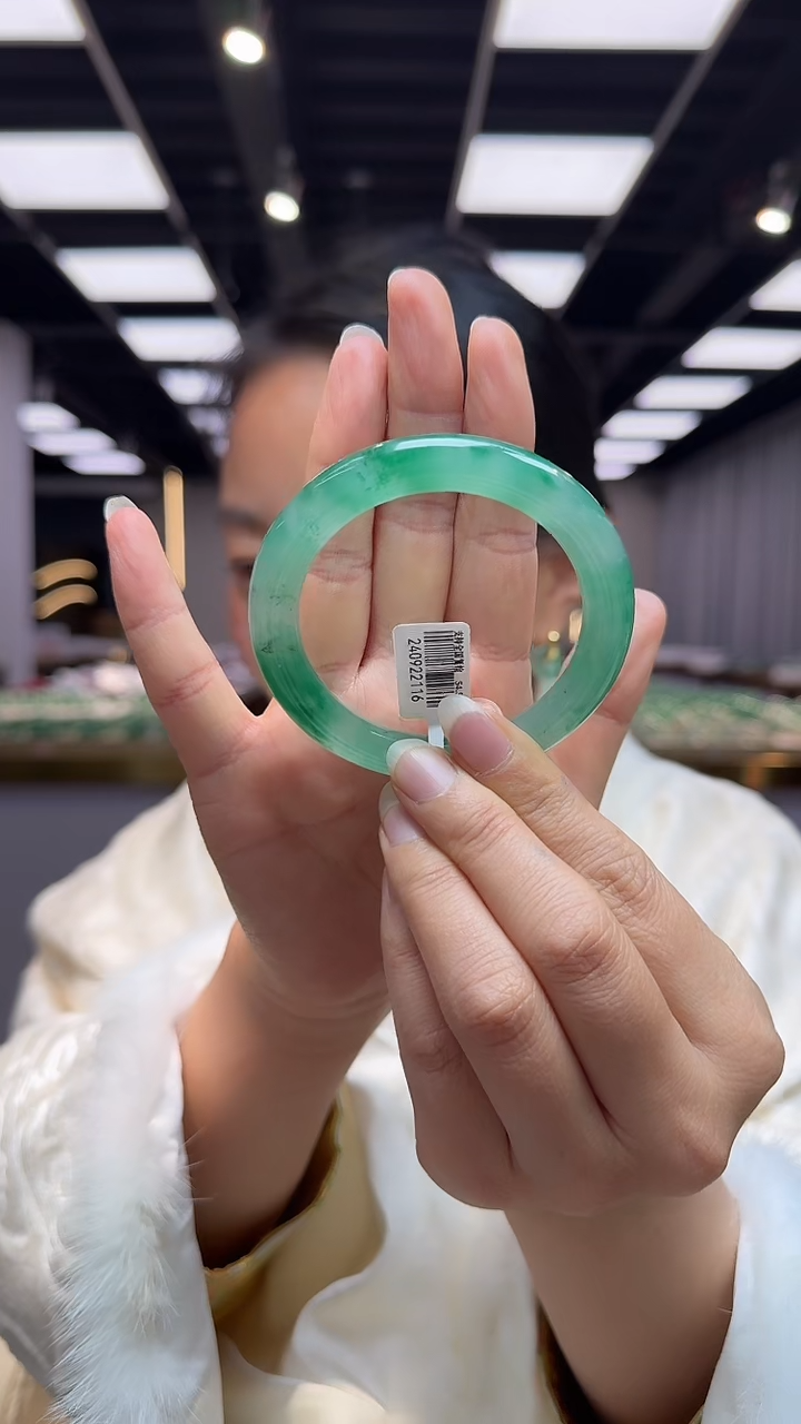 【闪购商品】石英质玉手镯未镶嵌口径54.5