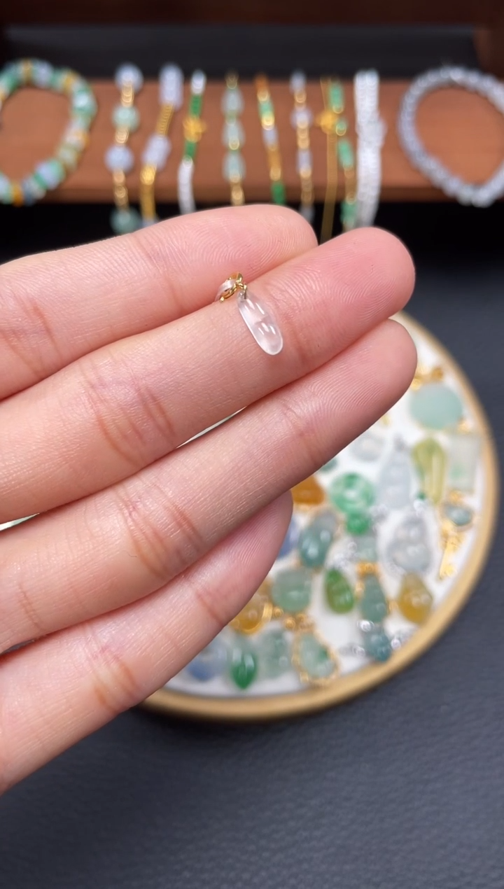 【闪购商品】翡翠吊坠(不含链)18K金镶嵌一个  JK709