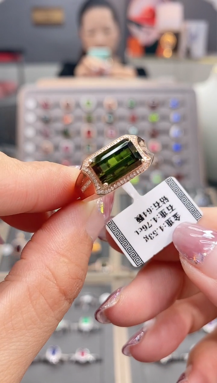 18K金镶嵌戒指碧玺4.76  