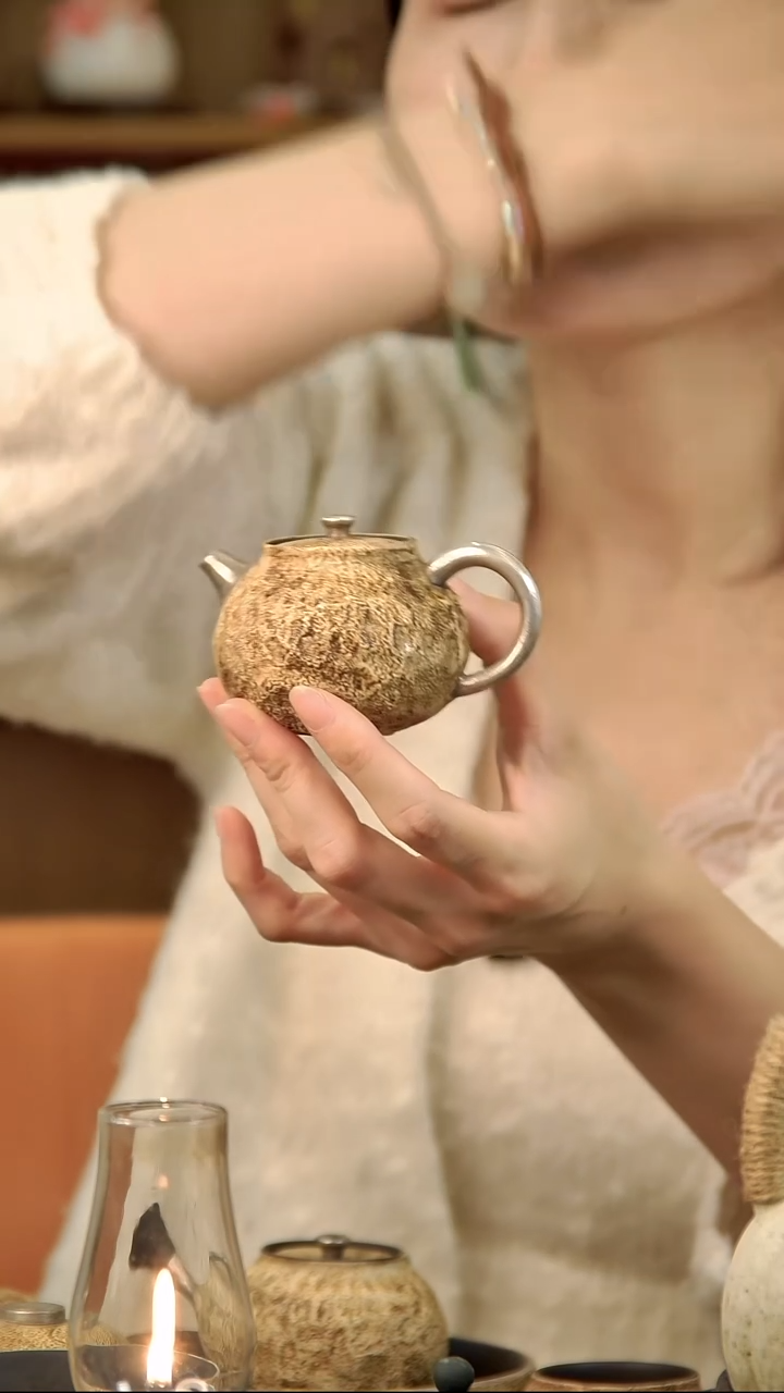 言野手作 粉引仿古三足壶