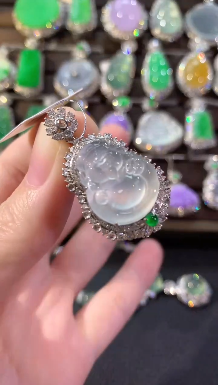 吊坠(不含链)18K金镶嵌翡翠冬日珠宝Q81