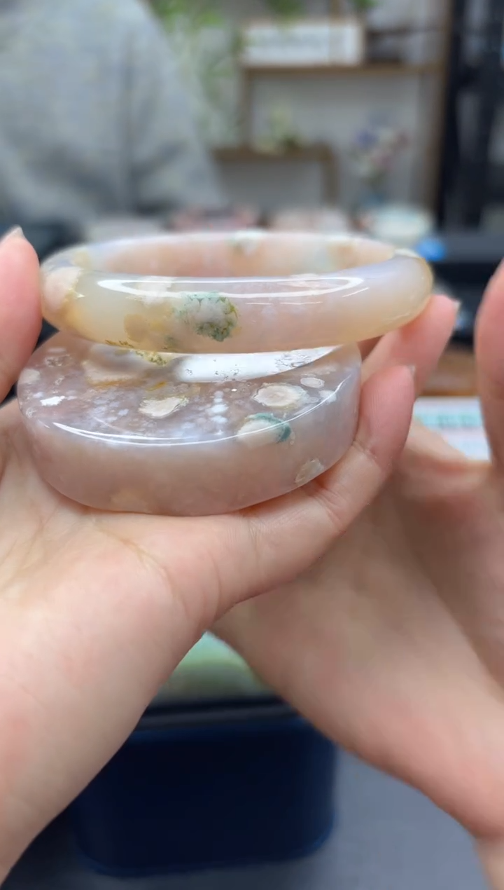 【闪购商品】石英质玉手镯未镶嵌C179(64圈赠送镯心)