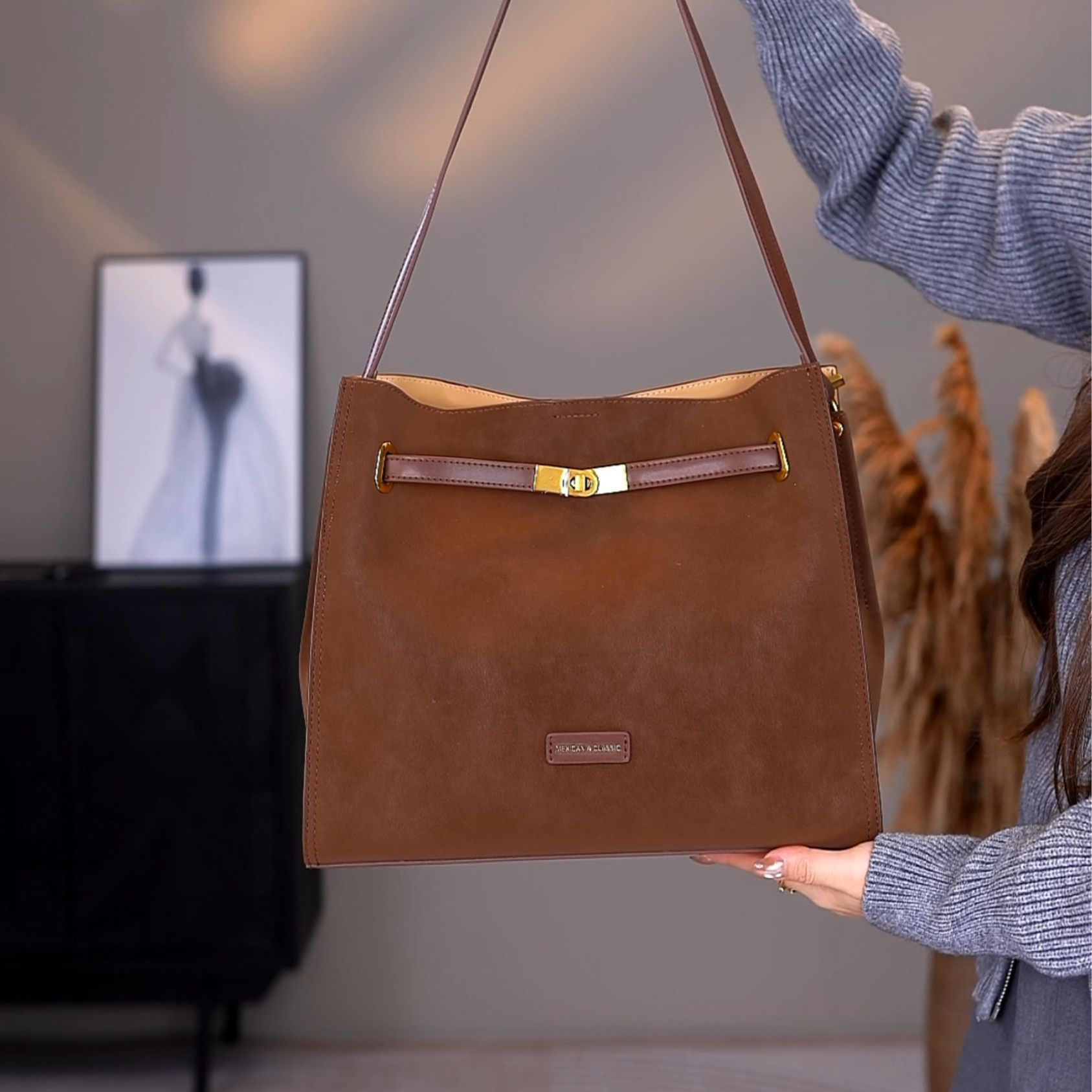 稻草人磁扣锁扣复古斜挎包双根单肩百搭绒面时尚托特包