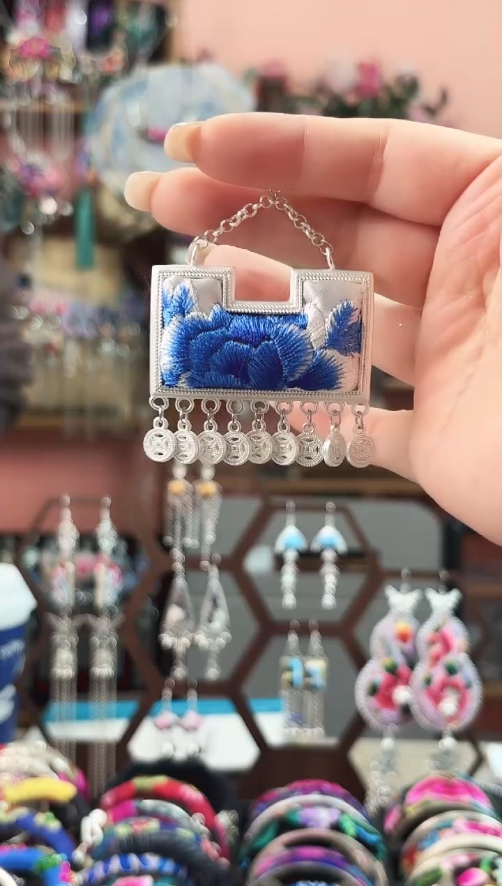 艺枝独绣手工饰品124