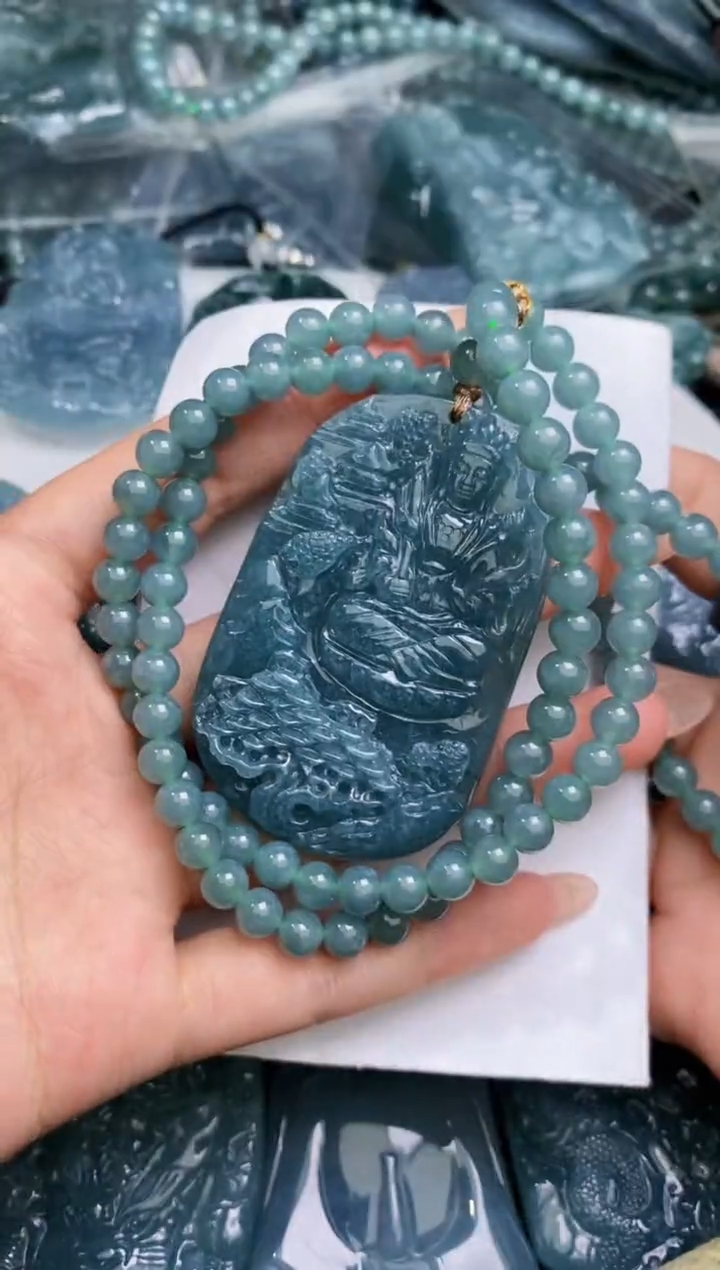 【闪购商品】翡翠颈饰未镶嵌           