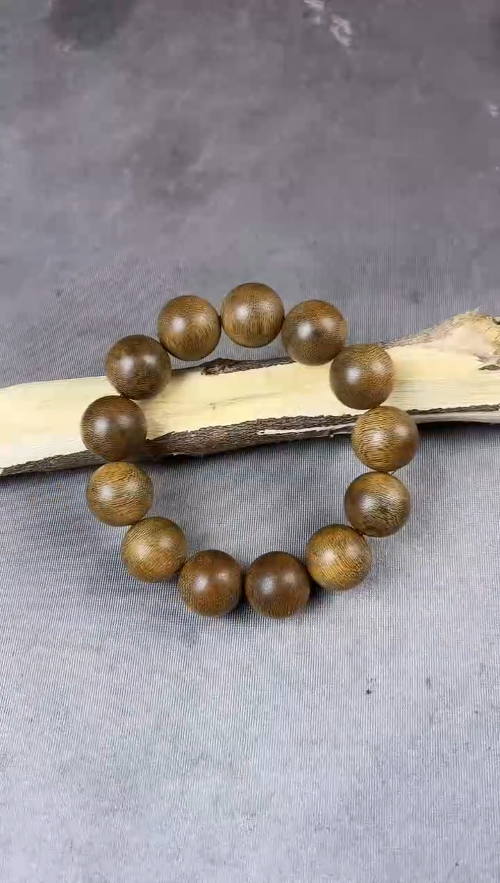 沉香沉香碎屑+芽庄白奇18圆珠单圈沉51克+多样性发一