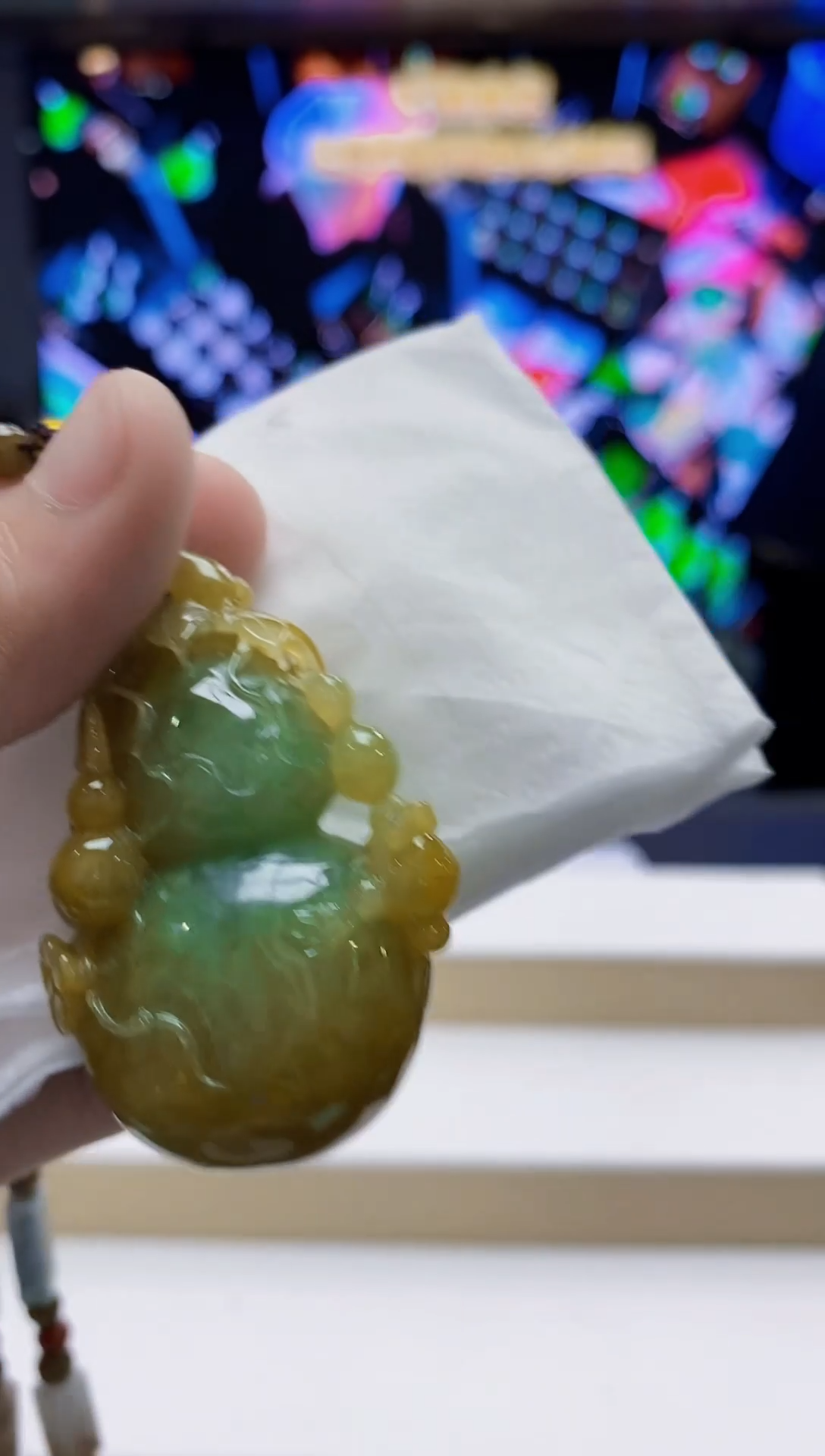 未镶嵌定制翡翠-毛货挂件 （赠珠链）32