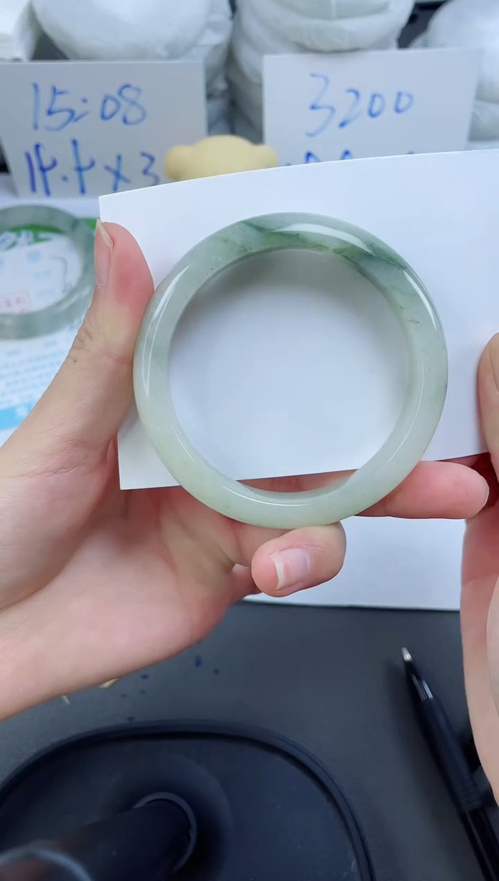 【闪购商品】石英质玉手镯未镶嵌8-55.3