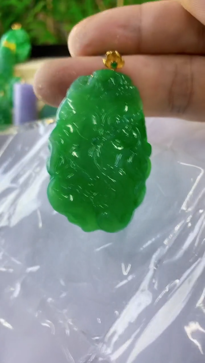 翡翠18K金镶嵌吊坠(不含链)缅甸翡翠挂件