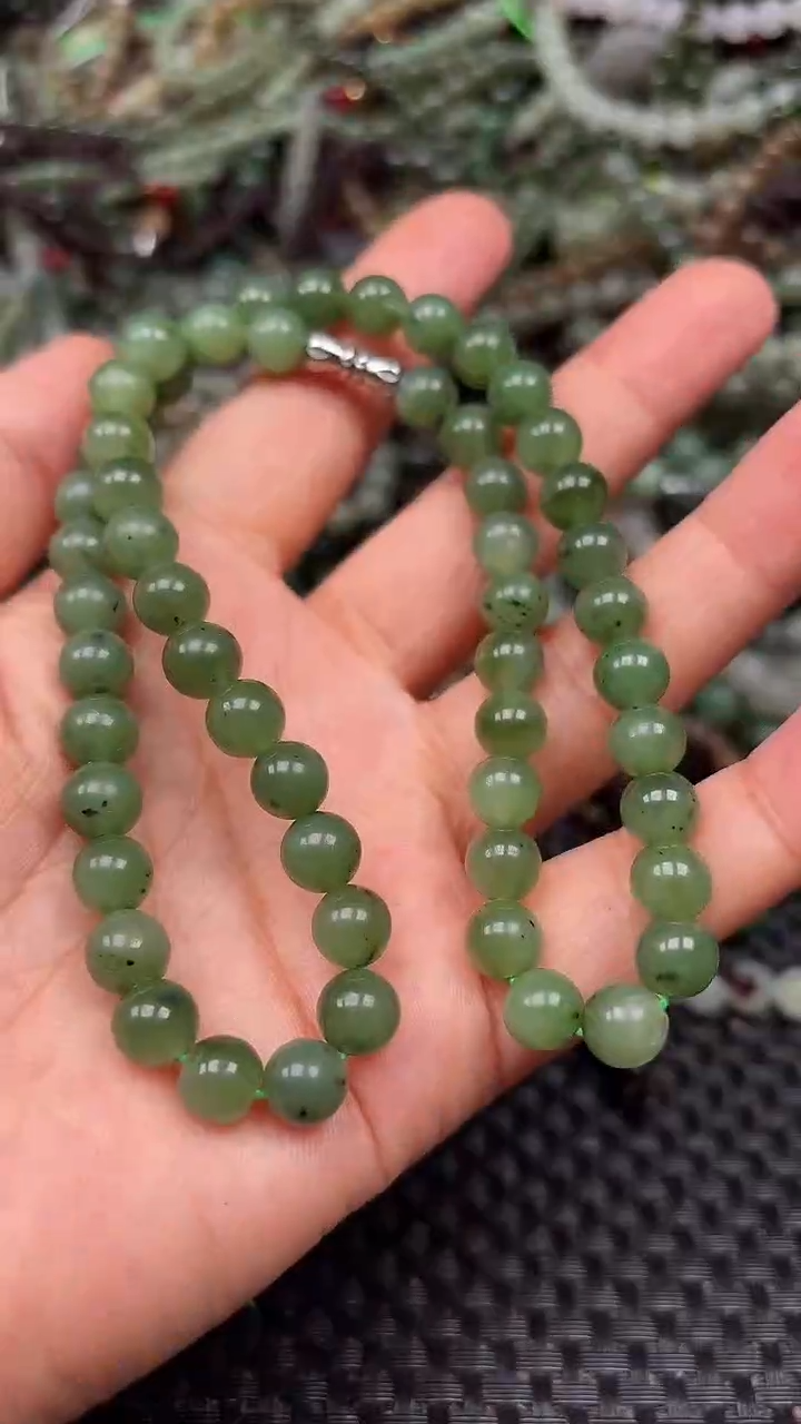 和田玉未镶嵌颈饰1