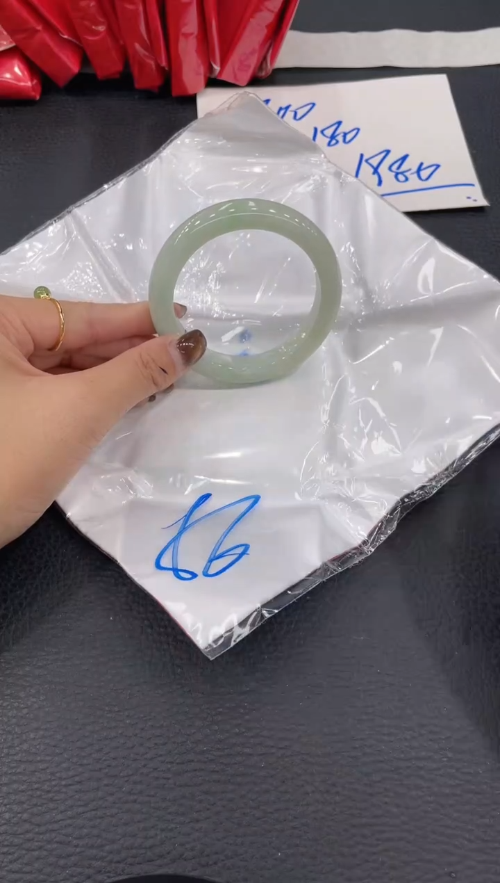 【闪购商品】翡翠手镯未镶嵌手镯
