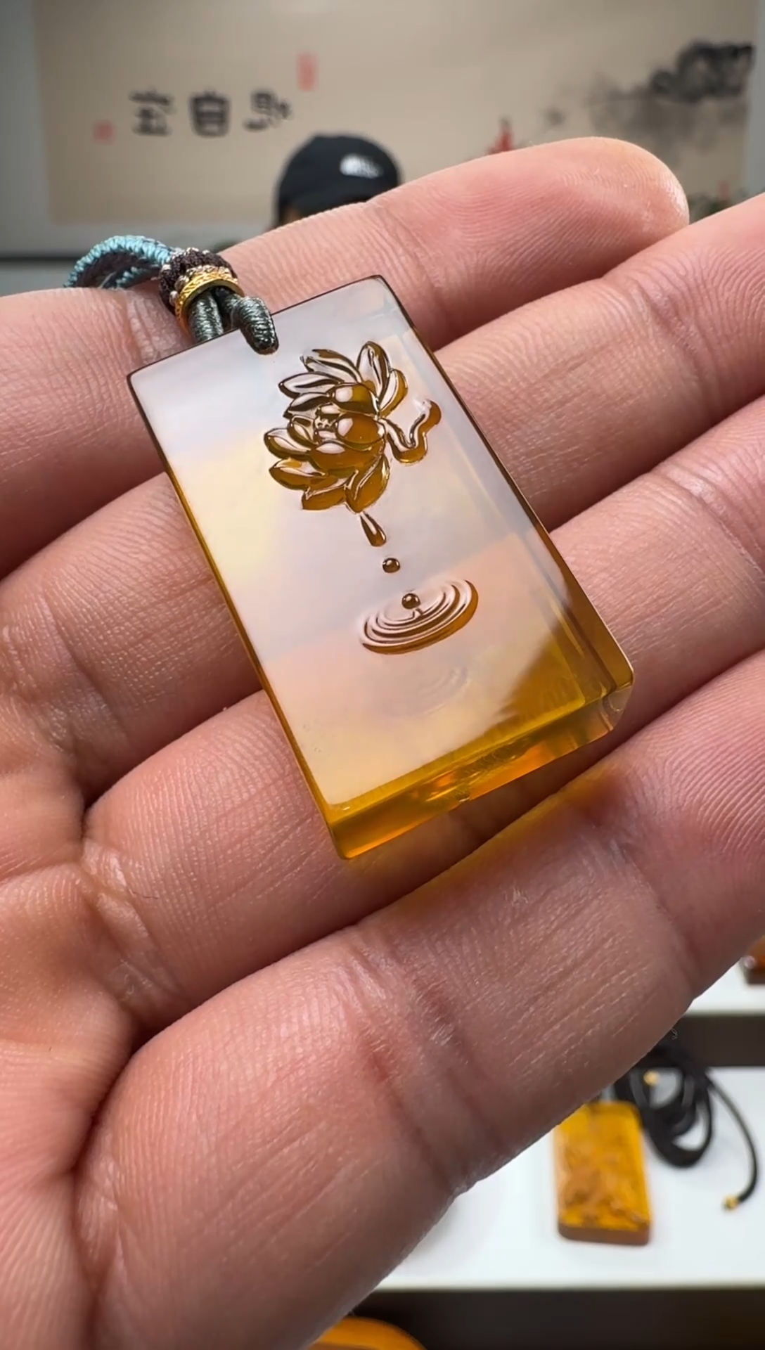 【闪购商品】琥珀颈饰未镶嵌缅甸琥珀莲花方牌吊坠