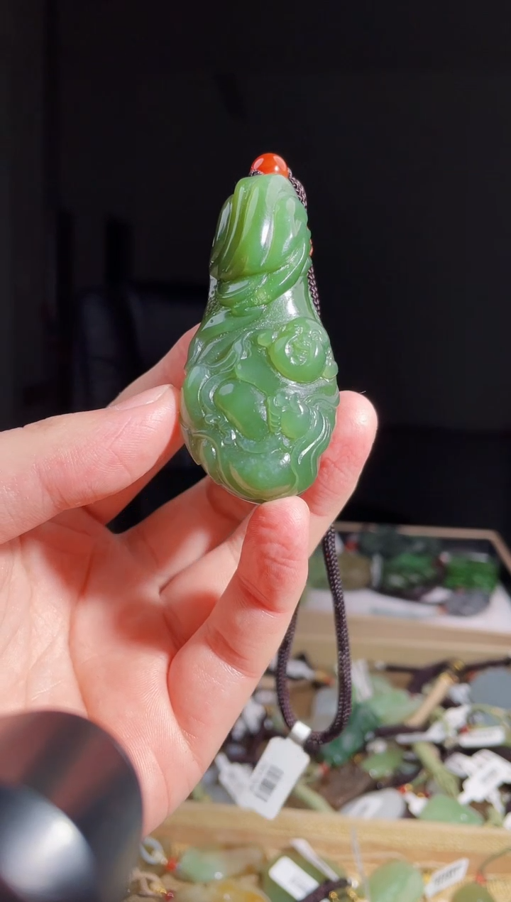 颈饰未镶嵌和田玉1