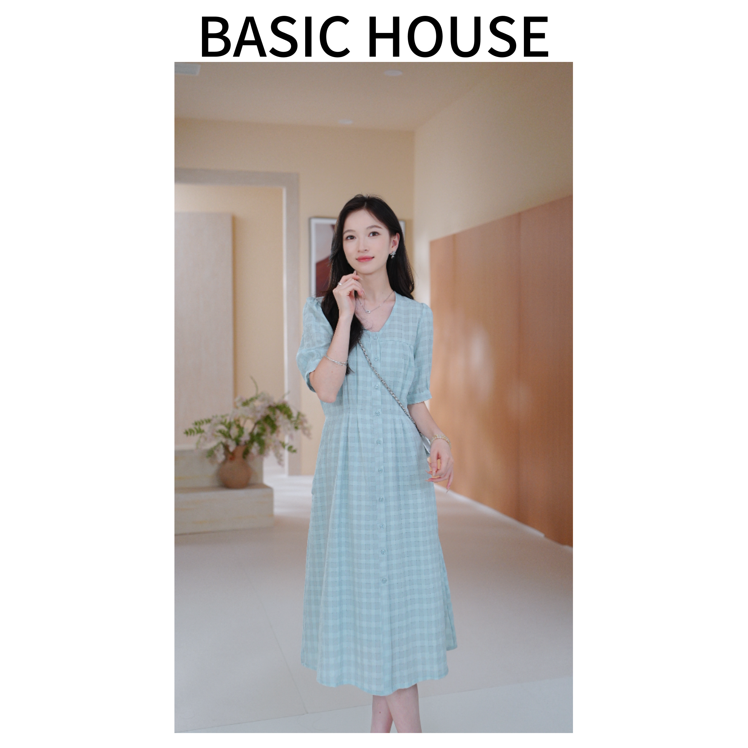 Basic House/百家好夏季新款时尚收腰宽松显瘦透气格子连衣裙女MM