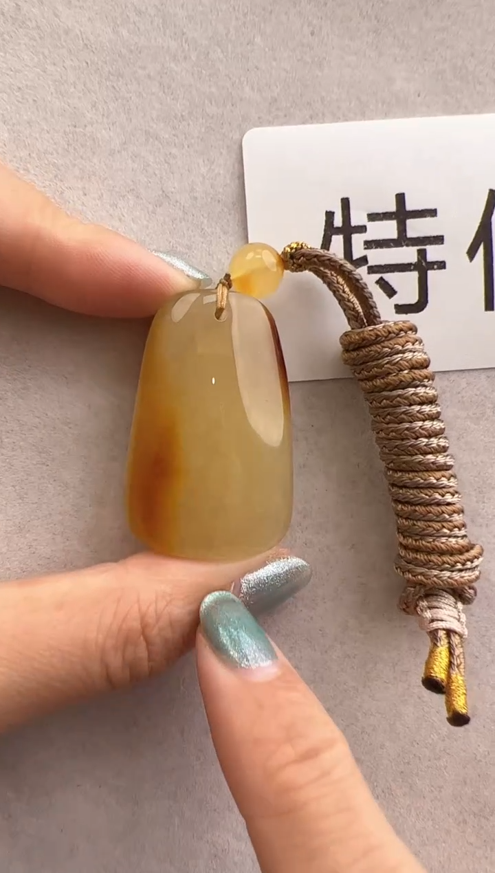 【闪购商品】琥珀裸石未镶嵌10218233-吊坠