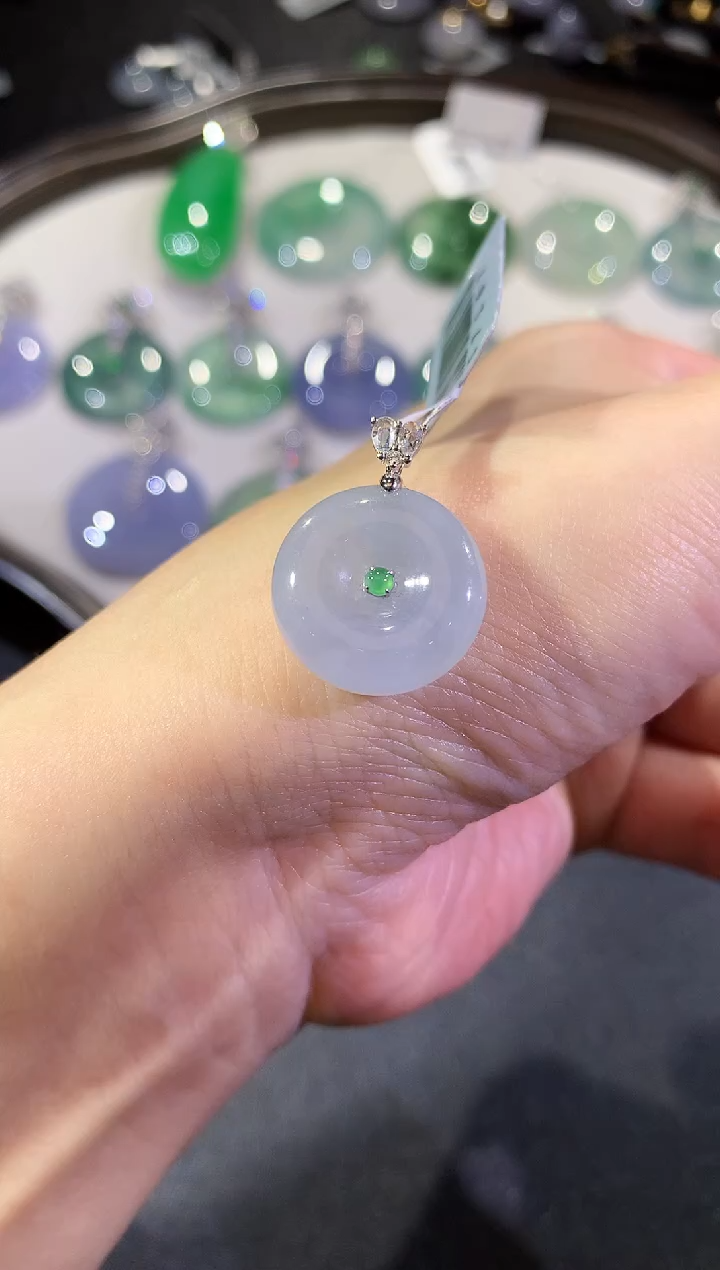 【闪购商品】翡翠吊坠(不含链)18K金镶嵌28-扣子