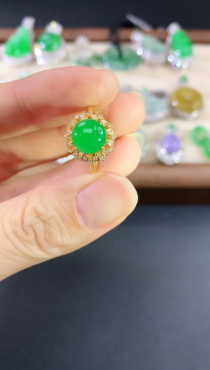 18K金镶嵌戒指翡翠196|7800