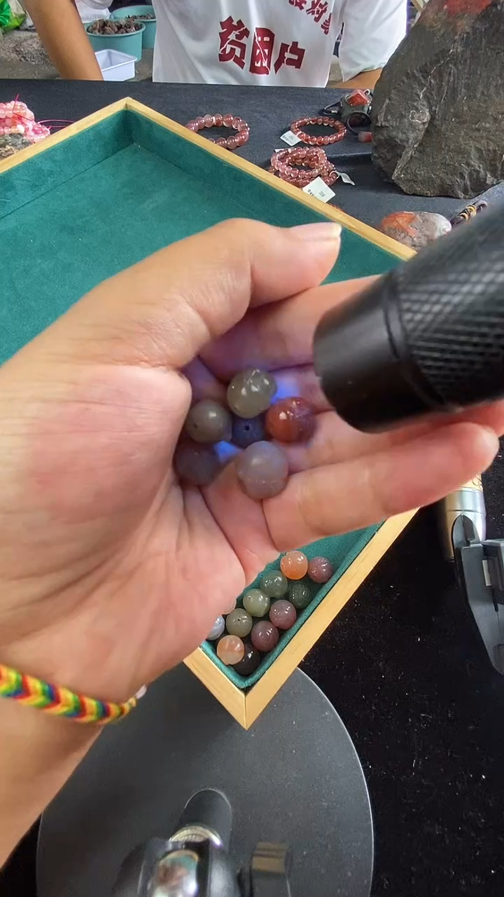 南红玛瑙未镶嵌颈饰原矿无优化 猪猪10-13吊坠多样性发一颗